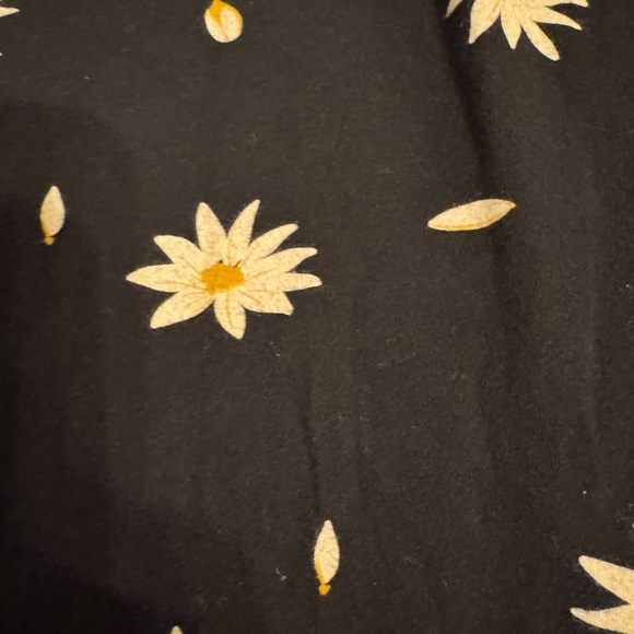 Torrid Daisy Print Pull-On Pants 🌼🖤 - Picture 2 of 6